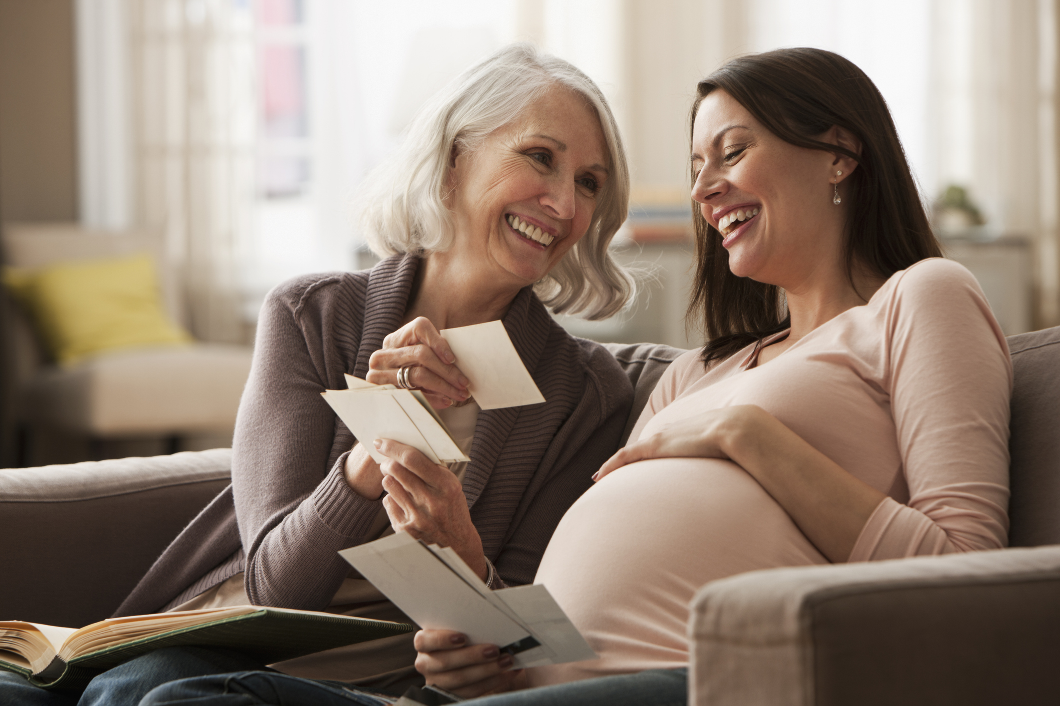 Mother and pregnant daughter
